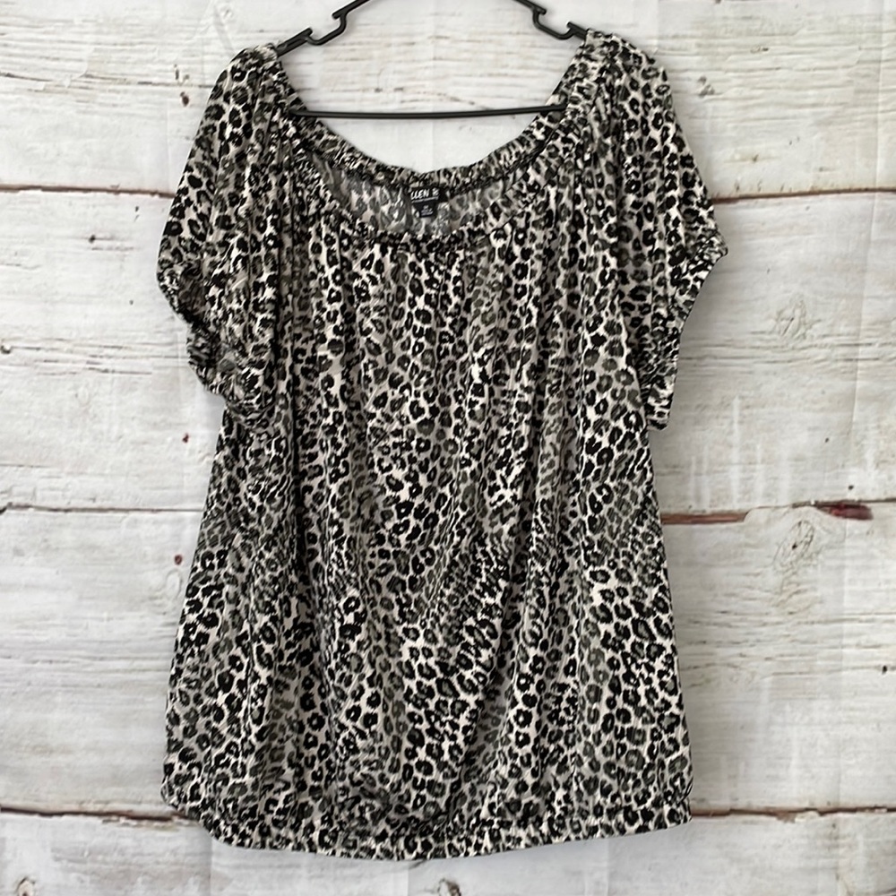 Allen B Animal Print Top Short Sleeve Size 3X